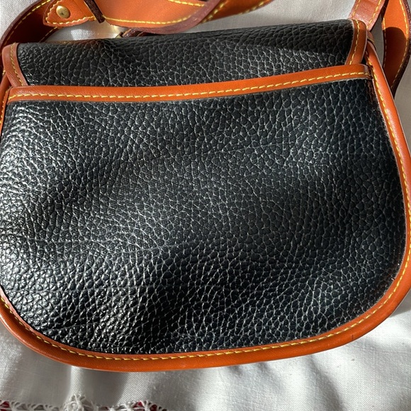 Dooney & Bourke All Weather Leather Shoulder Bag EUC Beautiful Stitching - Picture 7 of 12